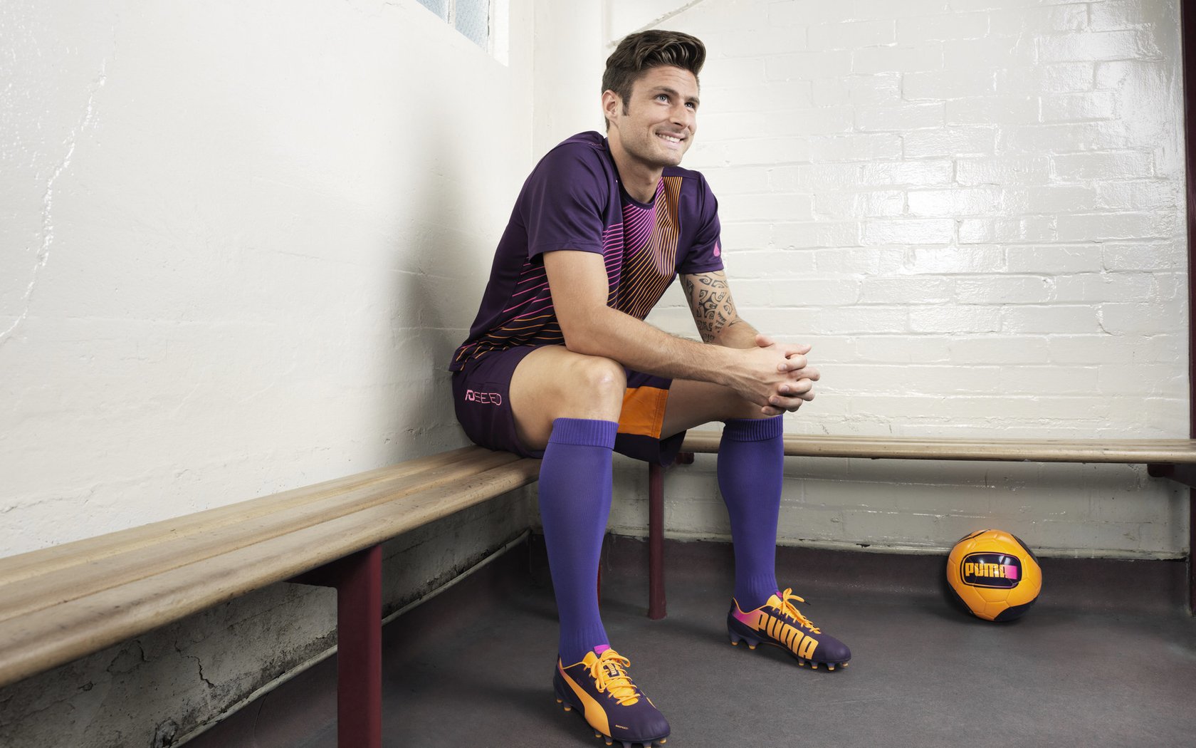 西班牙足球展现拉玛西亚血统，拉玛西亚出来的球星