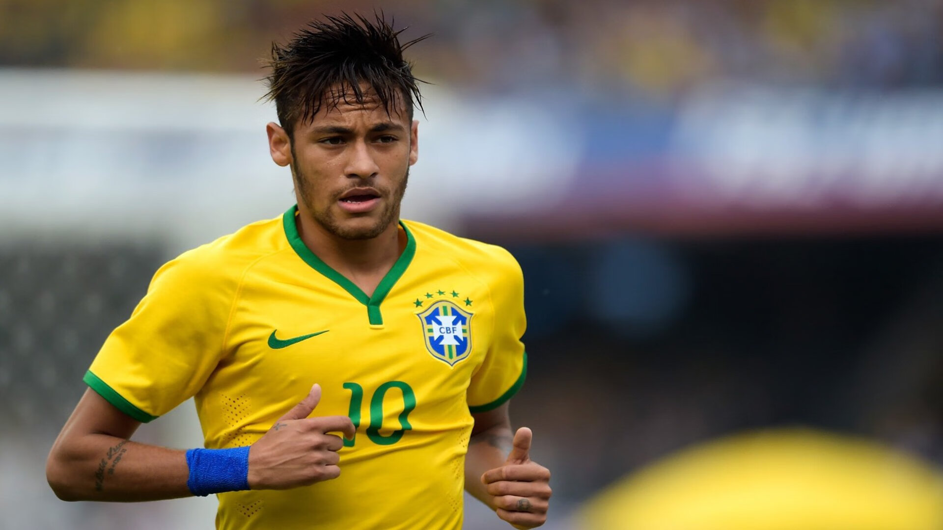 “国内足球赛事直播点突破千万人，观赛热情不减”，全国足球直播在线观看