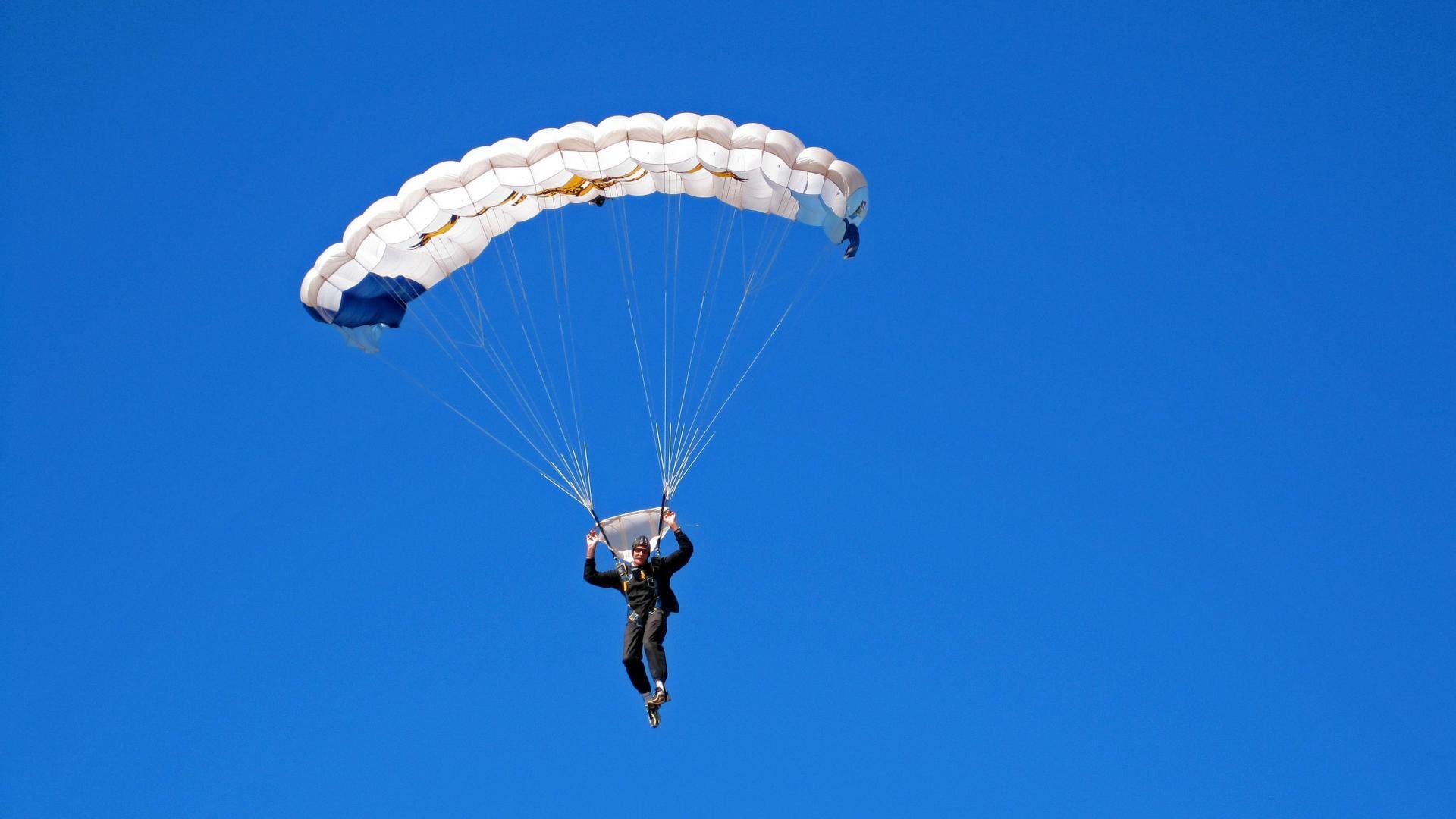 开云体育网址-世界青年举重锦标赛：16岁小将打破两项纪录，青少年举重世界纪录